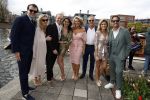 Amsterdam 15 april 2023
Robert Doornbos en Chantal Bles zijn vandaag op een prachtige salonboot getrouwd.
Rene v Dam met zijn vrouw , Sebastiaan v Dam met vrouw Nicolette v dam en man Bas Smit en de broer van Chantal Bles Michael Bles met vriendin