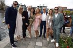 Amsterdam 15 april 2023
Robert Doornbos en Chantal Bles zijn vandaag op een prachtige salonboot getrouwd.
Rene v Dam met zijn vrouw , Sebastiaan v Dam met vrouw Nicolette v dam en man Bas Smit en de broer van Chantal Bles Michael Bles met vriendin