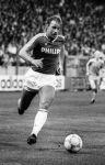 Eindhoven, 13 Mei 1989
PSV-Haarlem, eindstand 3-0
PSV voor de vierde maal achter elkaar Landskampioen
Rene v d Gijp