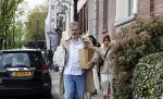 Amsterdam 5 en 6 mei 2023
Ruud de Wild en Olcay Gulsen zijn hun huis aan het verbouwen en zijn nog opnames aan het maken voor hun documentaire. Ook zus Dolshe Gulsen is erbij.