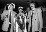 Eindhoven, 26 Mei 1988
PSV Europees Kampioen Seizoen 1987-1988
Vliegveld-Gemeentehuis
Soren Lerby-Jan Heintze-Ivan Nielsen