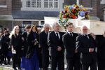 Amsterdam 15 april 2023
Herdenkingstdienst vooraf aan de begrafenis van Huub Oosterhuis in de Westertoren . Daarna gingen ze met de boot naar begraafplaats Zorgvlied.
Aanwezig oa Trijntje Oosterhuis met kinderen en partner Alvin Lewis , Tjeerd Oosterhuis en vrouw Edsilia Rombley met kinderen en moeder en de partner van Huub Oosterhuis