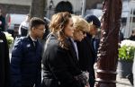 Amsterdam 15 april 2023
Herdenkingstdienst vooraf aan de begrafenis van Huub Oosterhuis in de Westertoren . Daarna gingen ze met de boot naar begraafplaats Zorgvlied.
Aanwezig oa Trijntje Oosterhuis met kinderen en partner Alvin Lewis , Tjeerd Oosterhuis en vrouw Edsilia Rombley met kinderen en moeder en de partner van Huub Oosterhuis