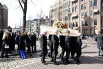 Amsterdam 15 april 2023
Herdenkingstdienst vooraf aan de begrafenis van Huub Oosterhuis in de Westertoren . Daarna gingen ze met de boot naar begraafplaats Zorgvlied