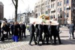 Amsterdam 15 april 2023
Herdenkingstdienst vooraf aan de begrafenis van Huub Oosterhuis in de Westertoren . Daarna gingen ze met de boot naar begraafplaats Zorgvlied