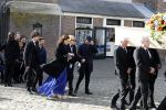 Amsterdam 15 april 2023
Herdenkingstdienst vooraf aan de begrafenis van Huub Oosterhuis in de Westertoren . Daarna gingen ze met de boot naar begraafplaats Zorgvlied.
Aanwezig oa Trijntje Oosterhuis met kinderen en partner Alvin Lewis , Tjeerd Oosterhuis en vrouw Edsilia Rombley met kinderen en moeder en de partner van Huub Oosterhuis