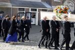 Amsterdam 15 april 2023
Herdenkingstdienst vooraf aan de begrafenis van Huub Oosterhuis in de Westertoren . Daarna gingen ze met de boot naar begraafplaats Zorgvlied.
Aanwezig oa Trijntje Oosterhuis met kinderen en partner Alvin Lewis , Tjeerd Oosterhuis en vrouw Edsilia Rombley met kinderen en moeder en de partner van Huub Oosterhuis