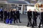 Amsterdam 15 april 2023
Herdenkingstdienst vooraf aan de begrafenis van Huub Oosterhuis in de Westertoren . Daarna gingen ze met de boot naar begraafplaats Zorgvlied.
Aanwezig oa Trijntje Oosterhuis met kinderen en partner Alvin Lewis , Tjeerd Oosterhuis en vrouw Edsilia Rombley met kinderen en moeder en de partner van Huub Oosterhuis