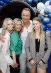 Noorden  30 april 2023
Gerard Joling viert zijn 63e verjaardag.
Wino Omtzigy met Sylvana Borsato en hun dochters Romy en Jacky