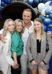 Noorden  30 april 2023
Gerard Joling viert zijn 63e verjaardag.
Wino Omtzigy met Sylvana Borsato en hun dochters Romy en Jacky