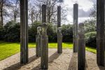 Baar Soestdijk 4 april 2024
Prinses Beatrix onthult het bronzen standbeeld â€˜Het Koninklijk Gezinâ€™ in het park van Paleis Soestdijk. Het groepsportret is in 1996 gemaakt door beeldhouwer Arthur Spronken en bestaat uit de portretten van prinses Beatrix, prins Claus en hun drie zonen.