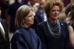 Amsterdam 18 april 2024
Contraprestatie
Koning Felipe en Koningin Letizia bieden het Koninklijk Paar een receptie aan in Museum STRAAT in Amsterdam. Hierbij is ook de Prinses van Oranje aanwezig. Tijdens de receptie openen de Koninklijke Paren een expositie van tien Spaanse en Nederlandse muurschilders. De tentoonstelling is tot en met 2 juni te bezoeken. Na de receptie neemt het Koninklijk Paar afscheid van de Spaanse Koning en Koningin. Aanwezig Koning Felipe Koningin Letizia Koning Willem Alexnader Koningin Maxima Prinses Amalia Prinses Margriet en Mr Pieter v Vollenhoven. Eveline v d Bent ( oude kindermeisje Prinses Amalia)