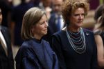 Amsterdam 18 april 2024
Contraprestatie
Koning Felipe en Koningin Letizia bieden het Koninklijk Paar een receptie aan in Museum STRAAT in Amsterdam. Hierbij is ook de Prinses van Oranje aanwezig. Tijdens de receptie openen de Koninklijke Paren een expositie van tien Spaanse en Nederlandse muurschilders. De tentoonstelling is tot en met 2 juni te bezoeken. Na de receptie neemt het Koninklijk Paar afscheid van de Spaanse Koning en Koningin. Aanwezig Koning Felipe Koningin Letizia Koning Willem Alexnader Koningin Maxima Prinses Amalia Prinses Margriet en Mr Pieter v Vollenhoven. Eveline v d Bent ( oude kindermeisje Prinses Amalia)