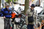 Amsterdam 11 april 2024
Hans van Manen en zijn partner Henk van Dijk doen hun boodschappen  in Amsterdam Zuid.