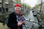 Amsterdam 9 april 2024
Harry Slinger met de schrijver van zijn boek Edwin Gitsels in de Jordaan waar Harry geboren is .