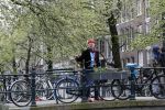 Amsterdam 9 april 2024
Harry Slinger met de schrijver van zijn boek Edwin Gitsels in de Jordaan waar Harry geboren is .