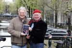Amsterdam 9 april 2024
Harry Slinger met de schrijver van zijn boek Edwin Gitsels in de Jordaan waar Harry geboren is .