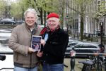Amsterdam 9 april 2024
Harry Slinger met de schrijver van zijn boek Edwin Gitsels in de Jordaan waar Harry geboren is .