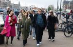 Amsterdam 21 april 2024
Jordy Huisman van Kris Kross Amsterdam viert zijn 40e verjaardag met een boottocht door de grachten van Amsterdam. Henny Huisman met zijn vrouw Lia