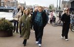 Amsterdam 21 april 2024
Jordy Huisman van Kris Kross Amsterdam viert zijn 40e verjaardag met een boottocht door de grachten van Amsterdam. Henny Huisman met zijn vrouw Lia