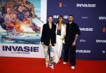 Amsterdam 8 april 2024
Premiere Invasie in Pathe Arena met oa Tarikh Jansen Ortal Vriend Raymond Thiry Gijs Scholten v Aschat Jasha Rudge Gijs Blom Fedja v Huet . Bobby Boermans is de regisseur. Isa Hoes kwam met haar kinderen Vlinder Kamerling en Merlijn Kamerling