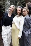 Amsterdam 16 april 2024
Boekpresentatie Kimberley Klaver. Haar 2e boek heet Zuid moeders hebben geen geheimen. Kimberley Klaver  Stephanie Klaver  en hun zwanger zus Melody Klaver
