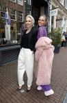 Amsterdam 16 april 2024
Boekpresentatie Kimberley Klaver. Haar 2e boek heet Zuid moeders hebben geen geheimen. Kimberley Klaver en Kim feenstra
