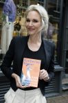 Amsterdam 16 april 2024
Boekpresentatie Kimberley Klaver. Haar 2e boek heet Zuid moeders hebben geen geheimen.