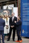 Amsterdam 18 april 2024
Contraprestatie
Koning Felipe en Koningin Letizia bieden het Koninklijk Paar een receptie aan in Museum STRAAT in Amsterdam. Hierbij is ook de Prinses van Oranje aanwezig. Tijdens de receptie openen de Koninklijke Paren een expositie van tien Spaanse en Nederlandse muurschilders. De tentoonstelling is tot en met 2 juni te bezoeken. Na de receptie neemt het Koninklijk Paar afscheid van de Spaanse Koning en Koningin. Aanwezig Koning Felipe Koningin Letizia Koning Willem Alexnader Koningin Maxima Prinses Amalia Prinses Margriet en Mr Pieter v Vollenhoven.