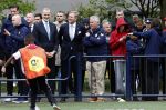 Amsterdam 17 april 2024
Staatsbezoek Nederland - Spanje met Koning Willem Alexander Koningin Maxima Koning Filipe en Koningin Letizia van Spanje aan Nederland . Koning Willem Alexander en Koning Felipe bezoeken Cruyff court in betondorp . oa aanwezig Jordy Cruijff Susila Cruijff Frank Rijkaard en Guus Hiddink.