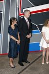 Amsterdam 18 april 2024
Contraprestatie
Koning Felipe en Koningin Letizia bieden het Koninklijk Paar een receptie aan in Museum STRAAT in Amsterdam. Hierbij is ook de Prinses van Oranje aanwezig. Tijdens de receptie openen de Koninklijke Paren een expositie van tien Spaanse en Nederlandse muurschilders. De tentoonstelling is tot en met 2 juni te bezoeken. Na de receptie neemt het Koninklijk Paar afscheid van de Spaanse Koning en Koningin. Aanwezig Koning Felipe Koningin Letizia Koning Willem Alexnader Koningin Maxima Prinses Amalia Prinses Margriet en Mr Pieter v Vollenhoven.