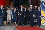 Amsterdam 18 april 2024
Contraprestatie
Koning Felipe en Koningin Letizia bieden het Koninklijk Paar een receptie aan in Museum STRAAT in Amsterdam. Hierbij is ook de Prinses van Oranje aanwezig. Tijdens de receptie openen de Koninklijke Paren een expositie van tien Spaanse en Nederlandse muurschilders. De tentoonstelling is tot en met 2 juni te bezoeken. Na de receptie neemt het Koninklijk Paar afscheid van de Spaanse Koning en Koningin. Aanwezig Koning Felipe Koningin Letizia Koning Willem Alexnader Koningin Maxima Prinses Amalia Prinses Margriet en Mr Pieter v Vollenhoven.