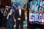 Amsterdam 18 april 2024
Contraprestatie
Koning Felipe en Koningin Letizia bieden het Koninklijk Paar een receptie aan in Museum STRAAT in Amsterdam. Hierbij is ook de Prinses van Oranje aanwezig. Tijdens de receptie openen de Koninklijke Paren een expositie van tien Spaanse en Nederlandse muurschilders. De tentoonstelling is tot en met 2 juni te bezoeken. Na de receptie neemt het Koninklijk Paar afscheid van de Spaanse Koning en Koningin. Aanwezig Koning Felipe Koningin Letizia Koning Willem Alexnader Koningin Maxima Prinses Amalia Prinses Margriet en Mr Pieter v Vollenhoven.