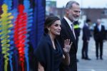 Amsterdam 18 april 2024
Contraprestatie
Koning Felipe en Koningin Letizia bieden het Koninklijk Paar een receptie aan in Museum STRAAT in Amsterdam. Hierbij is ook de Prinses van Oranje aanwezig. Tijdens de receptie openen de Koninklijke Paren een expositie van tien Spaanse en Nederlandse muurschilders. De tentoonstelling is tot en met 2 juni te bezoeken. Na de receptie neemt het Koninklijk Paar afscheid van de Spaanse Koning en Koningin. Aanwezig Koning Felipe Koningin Letizia Koning Willem Alexnader Koningin Maxima Prinses Amalia Prinses Margriet en Mr Pieter v Vollenhoven.