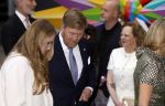 Amsterdam 18 april 2024
Contraprestatie
Koning Felipe en Koningin Letizia bieden het Koninklijk Paar een receptie aan in Museum STRAAT in Amsterdam. Hierbij is ook de Prinses van Oranje aanwezig. Tijdens de receptie openen de Koninklijke Paren een expositie van tien Spaanse en Nederlandse muurschilders. De tentoonstelling is tot en met 2 juni te bezoeken. Na de receptie neemt het Koninklijk Paar afscheid van de Spaanse Koning en Koningin. Aanwezig Koning Felipe Koningin Letizia Koning Willem Alexnader Koningin Maxima Prinses Amalia Prinses Margriet en Mr Pieter v Vollenhoven.
