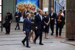Amsterdam 18 april 2024
Contraprestatie
Koning Felipe en Koningin Letizia bieden het Koninklijk Paar een receptie aan in Museum STRAAT in Amsterdam. Hierbij is ook de Prinses van Oranje aanwezig. Tijdens de receptie openen de Koninklijke Paren een expositie van tien Spaanse en Nederlandse muurschilders. De tentoonstelling is tot en met 2 juni te bezoeken. Na de receptie neemt het Koninklijk Paar afscheid van de Spaanse Koning en Koningin. Aanwezig Koning Felipe Koningin Letizia Koning Willem Alexnader Koningin Maxima Prinses Amalia Prinses Margriet en Mr Pieter v Vollenhoven.