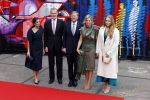 Amsterdam 18 april 2024
Contraprestatie
Koning Felipe en Koningin Letizia bieden het Koninklijk Paar een receptie aan in Museum STRAAT in Amsterdam. Hierbij is ook de Prinses van Oranje aanwezig. Tijdens de receptie openen de Koninklijke Paren een expositie van tien Spaanse en Nederlandse muurschilders. De tentoonstelling is tot en met 2 juni te bezoeken. Na de receptie neemt het Koninklijk Paar afscheid van de Spaanse Koning en Koningin. Aanwezig Koning Felipe Koningin Letizia Koning Willem Alexnader Koningin Maxima Prinses Amalia Prinses Margriet en Mr Pieter v Vollenhoven.