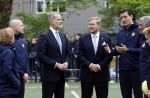 Amsterdam 17 april 2024
Staatsbezoek Nederland - Spanje met Koning Willem Alexander Koningin Maxima Koning Filipe en Koningin Letizia van Spanje aan Nederland . Koning Willem Alexander en Koning Felipe bezoeken Cruyff court in betondorp . oa aanwezig Jordy Cruijff Susila Cruijff Frank Rijkaard en Guus Hiddink.