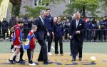 Amsterdam 17 april 2024
Staatsbezoek Nederland - Spanje met Koning Willem Alexander Koningin Maxima Koning Filipe en Koningin Letizia van Spanje aan Nederland . Koning Willem Alexander en Koning Felipe bezoeken Cruyff court in betondorp . oa aanwezig Jordy Cruijff Susila Cruijff Frank Rijkaard en Guus Hiddink.