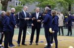 Amsterdam 17 april 2024
Staatsbezoek Nederland - Spanje met Koning Willem Alexander Koningin Maxima Koning Filipe en Koningin Letizia van Spanje aan Nederland . Koning Willem Alexander en Koning Felipe bezoeken Cruyff court in betondorp . oa aanwezig Jordy Cruijff Susila Cruijff Frank Rijkaard en Guus Hiddink.