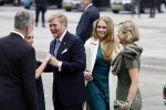 Amsterdam 18 april 2024
Contraprestatie
Koning Felipe en Koningin Letizia bieden het Koninklijk Paar een receptie aan in Museum STRAAT in Amsterdam. Hierbij is ook de Prinses van Oranje aanwezig. Tijdens de receptie openen de Koninklijke Paren een expositie van tien Spaanse en Nederlandse muurschilders. De tentoonstelling is tot en met 2 juni te bezoeken. Na de receptie neemt het Koninklijk Paar afscheid van de Spaanse Koning en Koningin. Aanwezig Koning Felipe Koningin Letizia Koning Willem Alexnader Koningin Maxima Prinses Amalia Prinses Margriet en Mr Pieter v Vollenhoven.