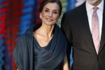 Amsterdam 18 april 2024
Contraprestatie
Koning Felipe en Koningin Letizia bieden het Koninklijk Paar een receptie aan in Museum STRAAT in Amsterdam. Hierbij is ook de Prinses van Oranje aanwezig. Tijdens de receptie openen de Koninklijke Paren een expositie van tien Spaanse en Nederlandse muurschilders. De tentoonstelling is tot en met 2 juni te bezoeken. Na de receptie neemt het Koninklijk Paar afscheid van de Spaanse Koning en Koningin. Aanwezig Koning Felipe Koningin Letizia Koning Willem Alexnader Koningin Maxima Prinses Amalia Prinses Margriet en Mr Pieter v Vollenhoven.