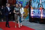 Amsterdam 18 april 2024
Contraprestatie
Koning Felipe en Koningin Letizia bieden het Koninklijk Paar een receptie aan in Museum STRAAT in Amsterdam. Hierbij is ook de Prinses van Oranje aanwezig. Tijdens de receptie openen de Koninklijke Paren een expositie van tien Spaanse en Nederlandse muurschilders. De tentoonstelling is tot en met 2 juni te bezoeken. Na de receptie neemt het Koninklijk Paar afscheid van de Spaanse Koning en Koningin. Aanwezig Koning Felipe Koningin Letizia Koning Willem Alexnader Koningin Maxima Prinses Amalia Prinses Margriet en Mr Pieter v Vollenhoven.