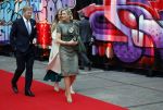 Amsterdam 18 april 2024
Contraprestatie
Koning Felipe en Koningin Letizia bieden het Koninklijk Paar een receptie aan in Museum STRAAT in Amsterdam. Hierbij is ook de Prinses van Oranje aanwezig. Tijdens de receptie openen de Koninklijke Paren een expositie van tien Spaanse en Nederlandse muurschilders. De tentoonstelling is tot en met 2 juni te bezoeken. Na de receptie neemt het Koninklijk Paar afscheid van de Spaanse Koning en Koningin. Aanwezig Koning Felipe Koningin Letizia Koning Willem Alexnader Koningin Maxima Prinses Amalia Prinses Margriet en Mr Pieter v Vollenhoven.