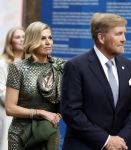 Amsterdam 18 april 2024
Contraprestatie
Koning Felipe en Koningin Letizia bieden het Koninklijk Paar een receptie aan in Museum STRAAT in Amsterdam. Hierbij is ook de Prinses van Oranje aanwezig. Tijdens de receptie openen de Koninklijke Paren een expositie van tien Spaanse en Nederlandse muurschilders. De tentoonstelling is tot en met 2 juni te bezoeken. Na de receptie neemt het Koninklijk Paar afscheid van de Spaanse Koning en Koningin. Aanwezig Koning Felipe Koningin Letizia Koning Willem Alexnader Koningin Maxima Prinses Amalia Prinses Margriet en Mr Pieter v Vollenhoven.