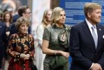 Amsterdam 18 april 2024
Contraprestatie
Koning Felipe en Koningin Letizia bieden het Koninklijk Paar een receptie aan in Museum STRAAT in Amsterdam. Hierbij is ook de Prinses van Oranje aanwezig. Tijdens de receptie openen de Koninklijke Paren een expositie van tien Spaanse en Nederlandse muurschilders. De tentoonstelling is tot en met 2 juni te bezoeken. Na de receptie neemt het Koninklijk Paar afscheid van de Spaanse Koning en Koningin. Aanwezig Koning Felipe Koningin Letizia Koning Willem Alexnader Koningin Maxima Prinses Amalia Prinses Margriet en Mr Pieter v Vollenhoven.
