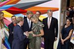 Amsterdam 18 april 2024
Contraprestatie
Koning Felipe en Koningin Letizia bieden het Koninklijk Paar een receptie aan in Museum STRAAT in Amsterdam. Hierbij is ook de Prinses van Oranje aanwezig. Tijdens de receptie openen de Koninklijke Paren een expositie van tien Spaanse en Nederlandse muurschilders. De tentoonstelling is tot en met 2 juni te bezoeken. Na de receptie neemt het Koninklijk Paar afscheid van de Spaanse Koning en Koningin. Aanwezig Koning Felipe Koningin Letizia Koning Willem Alexnader Koningin Maxima Prinses Amalia Prinses Margriet en Mr Pieter v Vollenhoven.