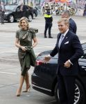 Amsterdam 18 april 2024
Contraprestatie
Koning Felipe en Koningin Letizia bieden het Koninklijk Paar een receptie aan in Museum STRAAT in Amsterdam. Hierbij is ook de Prinses van Oranje aanwezig. Tijdens de receptie openen de Koninklijke Paren een expositie van tien Spaanse en Nederlandse muurschilders. De tentoonstelling is tot en met 2 juni te bezoeken. Na de receptie neemt het Koninklijk Paar afscheid van de Spaanse Koning en Koningin. Aanwezig Koning Felipe Koningin Letizia Koning Willem Alexnader Koningin Maxima Prinses Amalia Prinses Margriet en Mr Pieter v Vollenhoven.