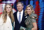 Amsterdam 18 april 2024
Contraprestatie
Koning Felipe en Koningin Letizia bieden het Koninklijk Paar een receptie aan in Museum STRAAT in Amsterdam. Hierbij is ook de Prinses van Oranje aanwezig. Tijdens de receptie openen de Koninklijke Paren een expositie van tien Spaanse en Nederlandse muurschilders. De tentoonstelling is tot en met 2 juni te bezoeken. Na de receptie neemt het Koninklijk Paar afscheid van de Spaanse Koning en Koningin. Aanwezig Koning Felipe Koningin Letizia Koning Willem Alexnader Koningin Maxima Prinses Amalia Prinses Margriet en Mr Pieter v Vollenhoven.