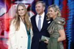 Amsterdam 18 april 2024
Contraprestatie
Koning Felipe en Koningin Letizia bieden het Koninklijk Paar een receptie aan in Museum STRAAT in Amsterdam. Hierbij is ook de Prinses van Oranje aanwezig. Tijdens de receptie openen de Koninklijke Paren een expositie van tien Spaanse en Nederlandse muurschilders. De tentoonstelling is tot en met 2 juni te bezoeken. Na de receptie neemt het Koninklijk Paar afscheid van de Spaanse Koning en Koningin. Aanwezig Koning Felipe Koningin Letizia Koning Willem Alexnader Koningin Maxima Prinses Amalia Prinses Margriet en Mr Pieter v Vollenhoven.